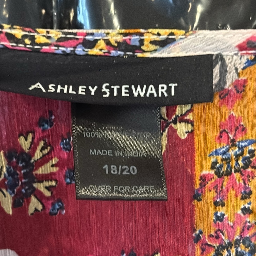 Ashley Stewart Sheer Floral Deep V High Low floral top 18/20 - Picture 9 of 9